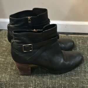 Cole Haan D41598 Black Leather Zip Heeled Ankle Boots Womens Size 10 1/2 B